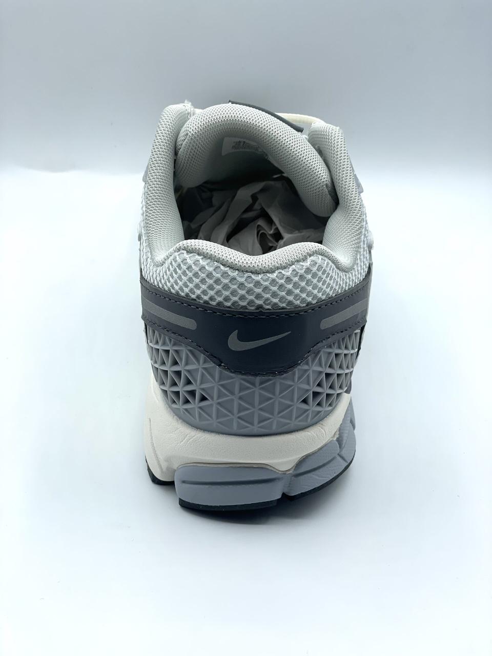 Кроссовки Nike Vomero 5 - фото 5 - id-p207990549