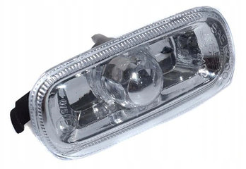 ПОВТОРИТЕЛЬ ПОВОРОТА БЕЛЫЙ для AUDI A6 (C5) 06.2001-01.2005 (ЛЕВЫЙ=ПРАВЫЙ)