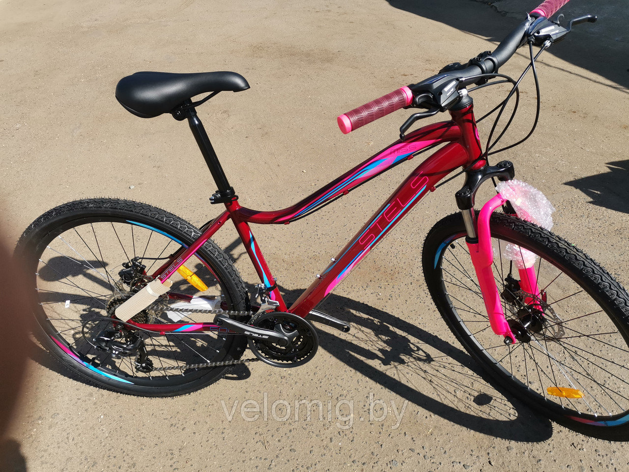 Горный Женский Велосипед Stels Miss 5000 MD 26 V020 (2023)18 рама..вишнёвый.фиолетовый. - фото 3 - id-p168687740