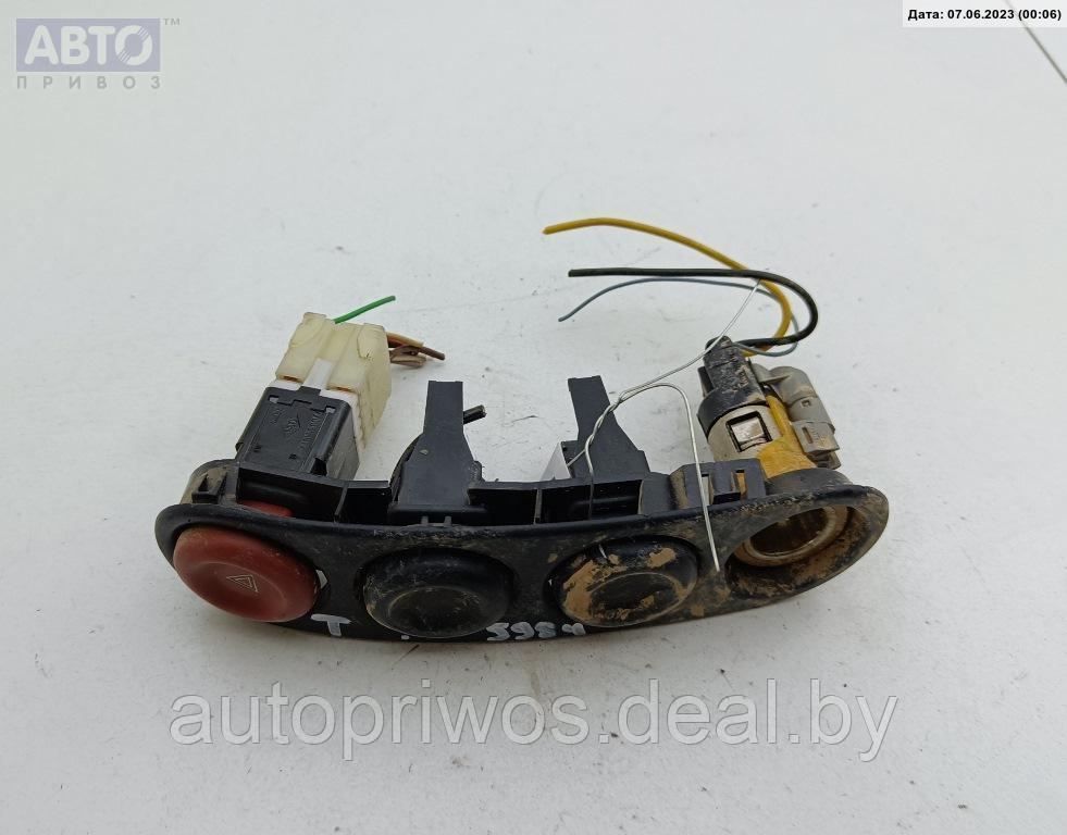 Кнопка аварийной сигнализации (аварийки) Renault Master (1998-2010) - фото 1 - id-p208313347