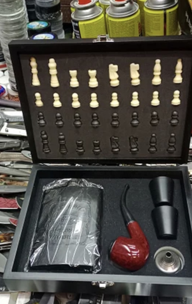 Подарочный набор с флягой, шахматами, трубкой и рюмками - фото 2 - id-p208356114
