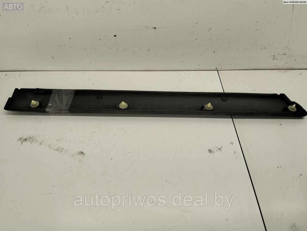 Молдинг двери задней левой Volkswagen Jetta (1986-1992) - фото 2 - id-p208459332