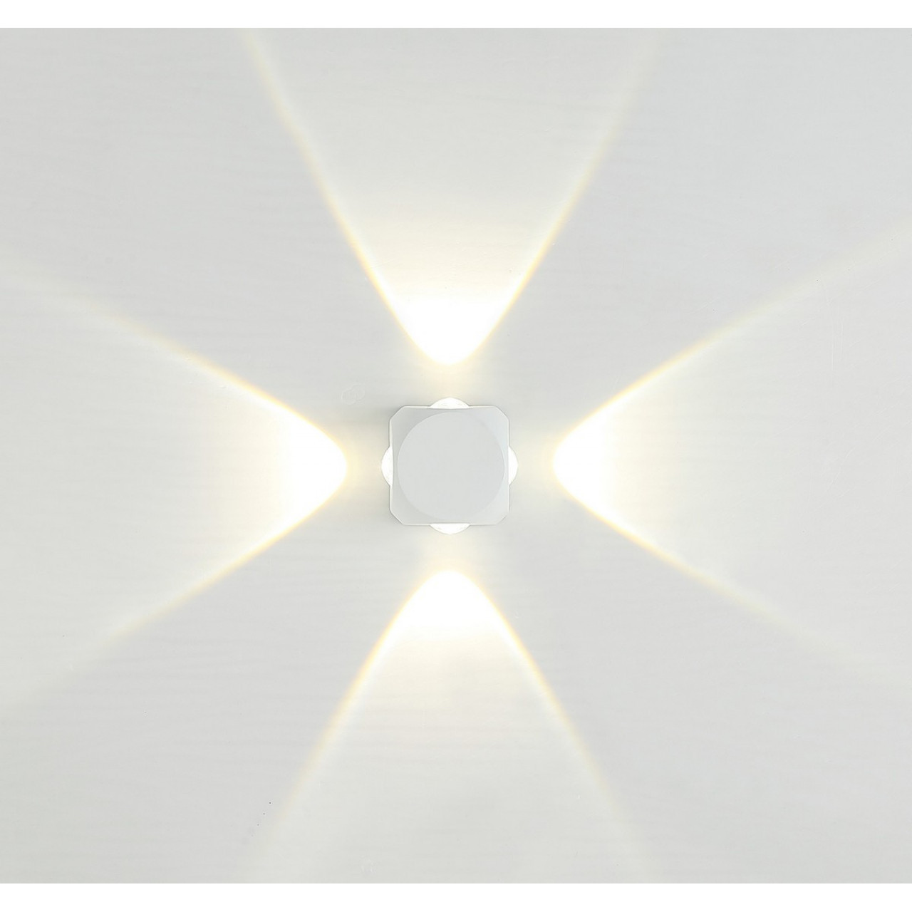 Интерьерный настенный светильник LED 4*2W 4000K Белый 220V IP54 IL.0014.0016-4 WH - фото 1 - id-p208490290