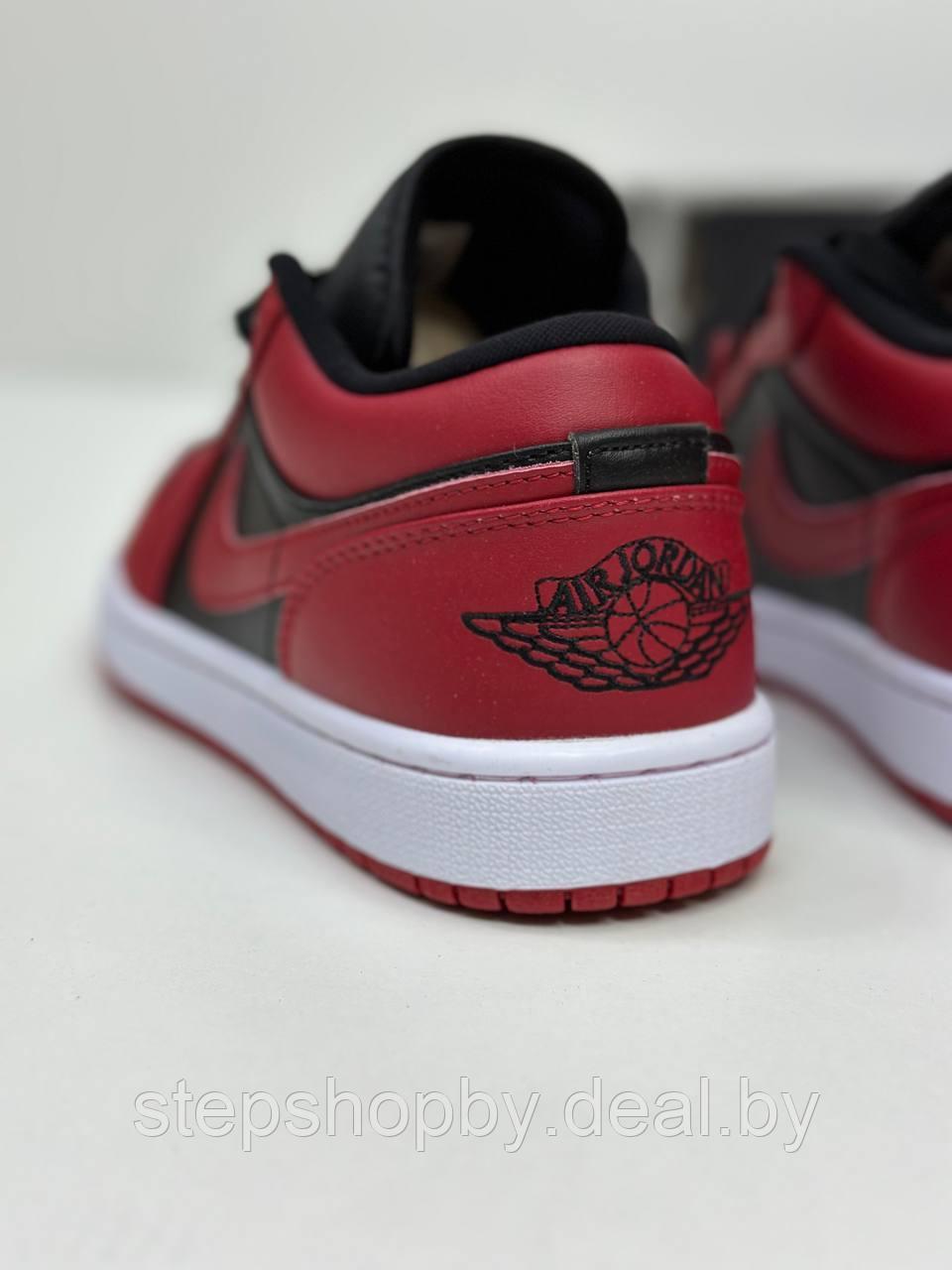 Кроссовки Nike Air Jordan 1 Low Reverse Bred - фото 3 - id-p208667845