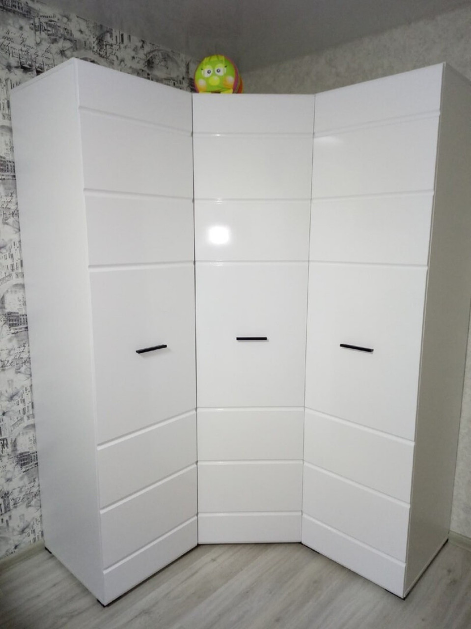 Угловой шкаф Йорк спальня Белый белый глянец - фото 10 - id-p208962501
