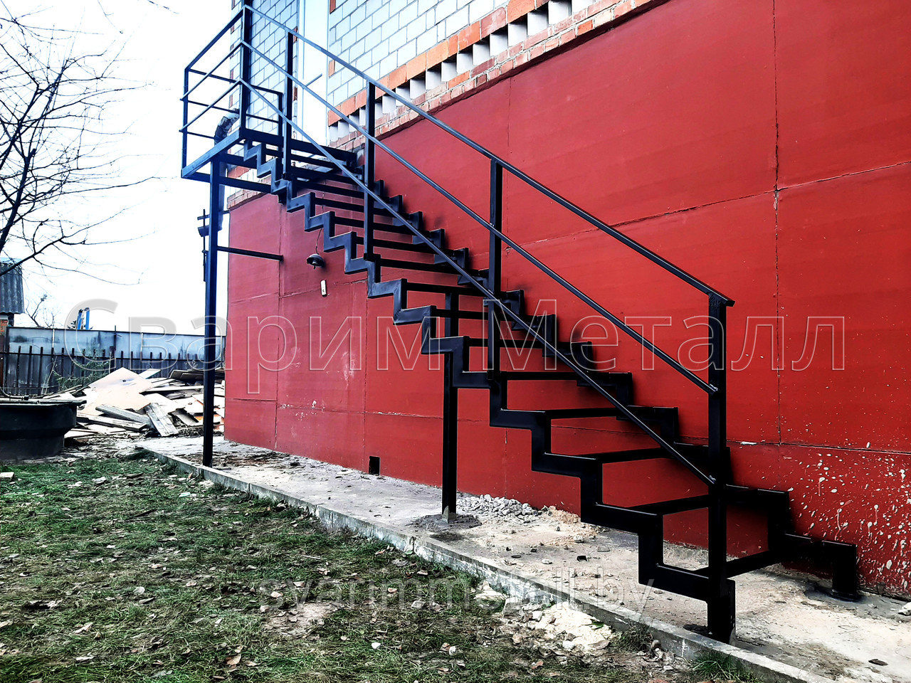 Лестница наружная из металла