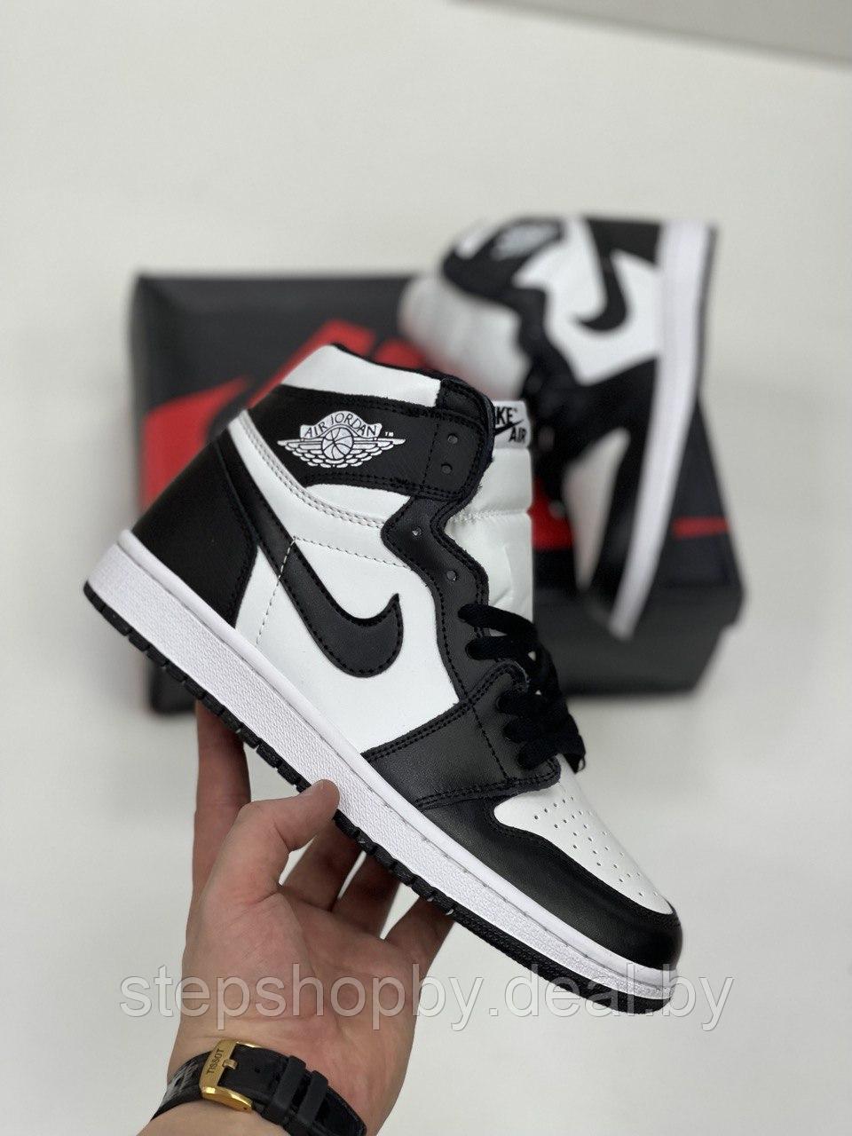 Кроссовки Nike Air Jordan 1 Retro High OG Black White размер 42 42 - фото 1 - id-p209384625