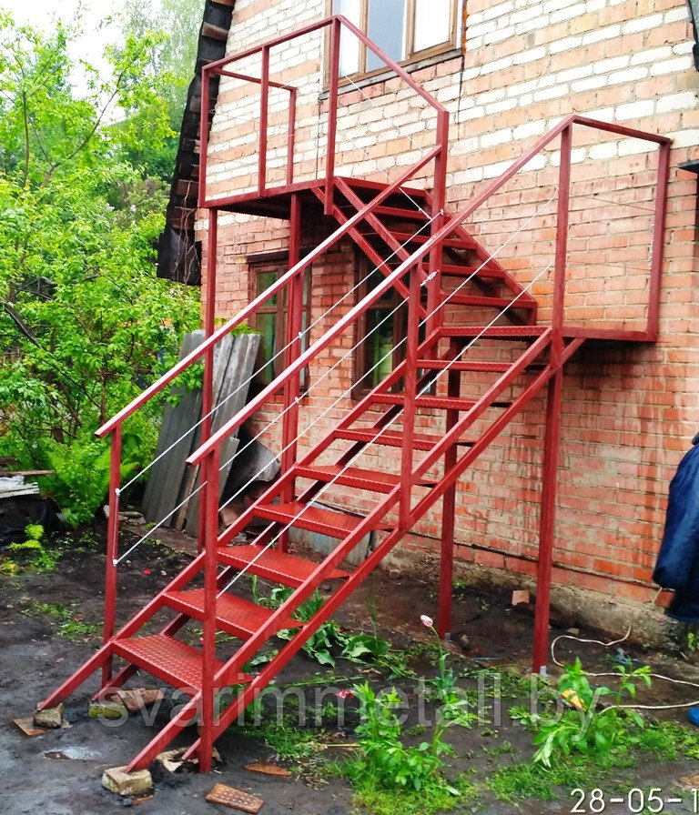 Пожарная лестница с площадкой красный, Подвесная, поворотная - фото 1 - id-p209284666
