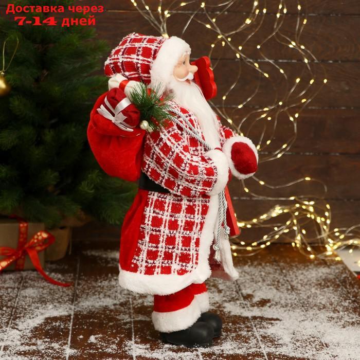 Дед Мороз "В красной клетчатой шубе, с табличкой и подарками" 25х45 см - фото 4 - id-p209296909