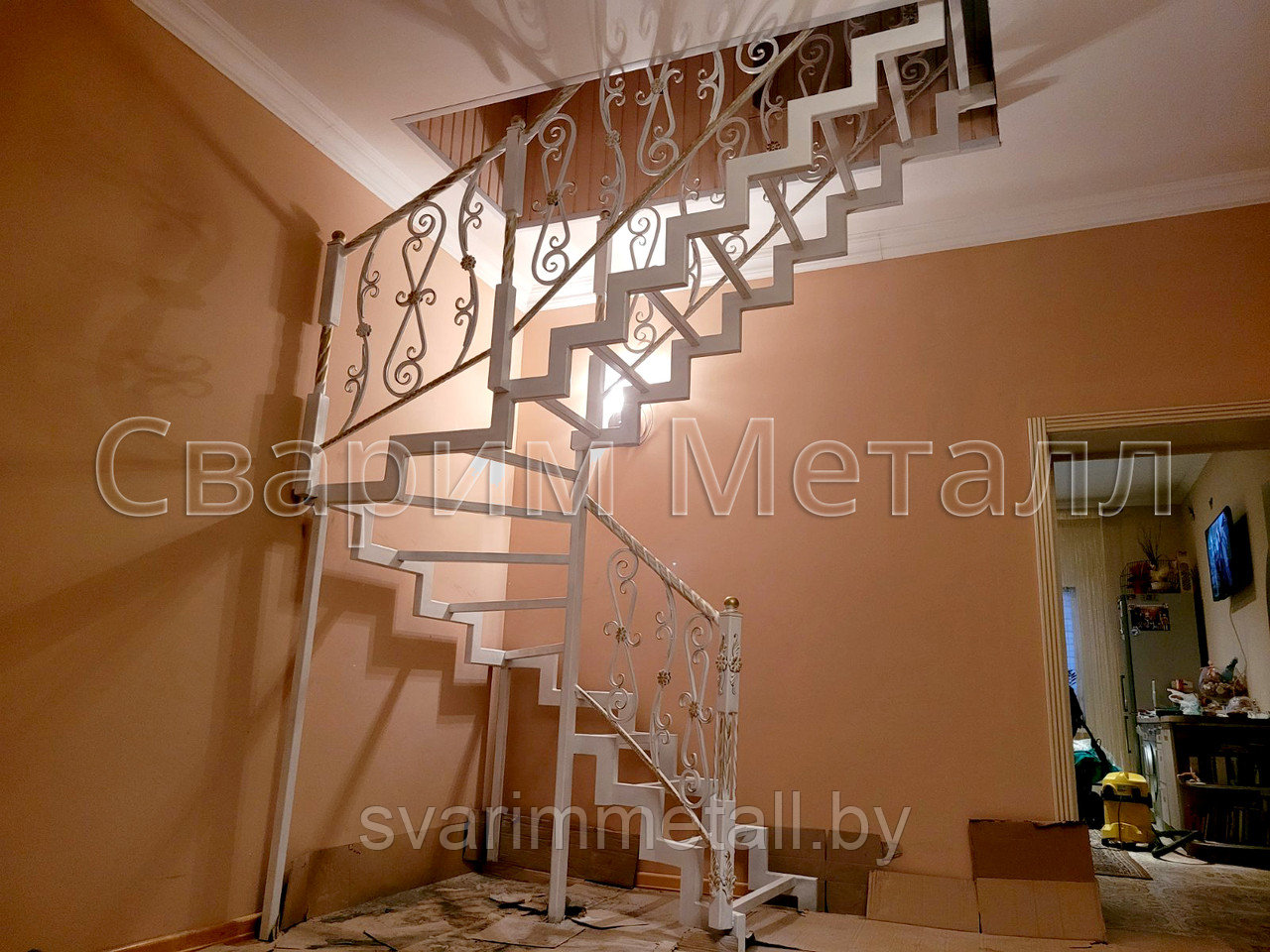 Металлическая лестница в дом - фото 8 - id-p209670235