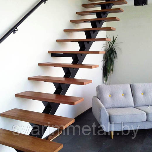 Металлическая лестница в дом - фото 1 - id-p209670235