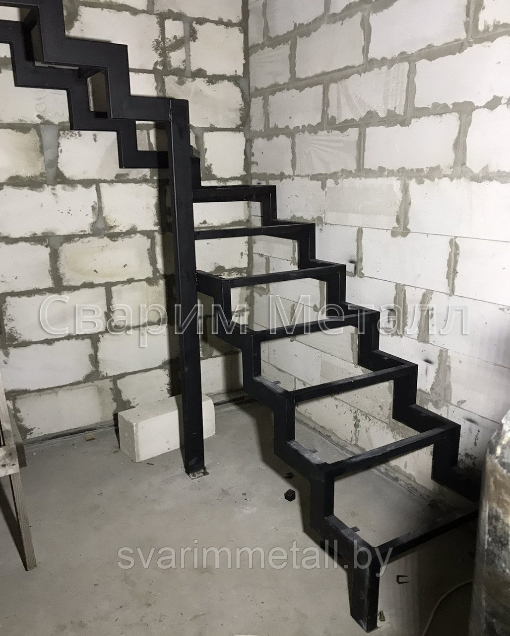 Металлическая лестница в дом - фото 5 - id-p209670236