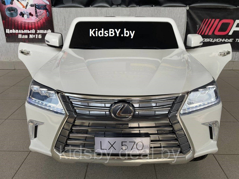 Детский электромобиль RiverToys Lexus LX570 Y555YY (белый) Двухместный Полноприводный Лицензия - фото 2 - id-p208315349
