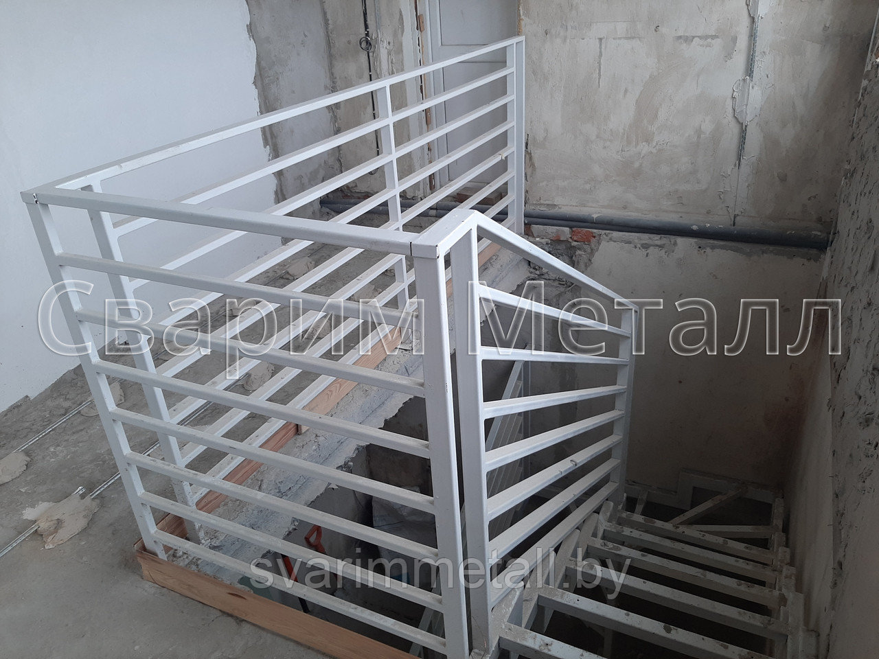 Перила (поручни) из металла, на лестницу