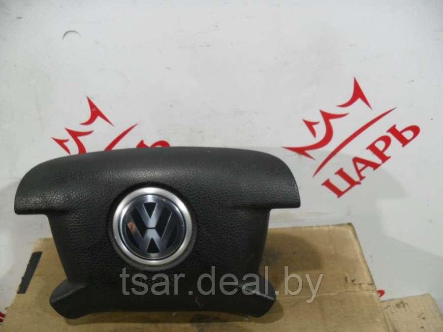 Подушка безопасности водителя Volkswagen Caddy 3 (2K0880201B) - фото 1 - id-p151187919