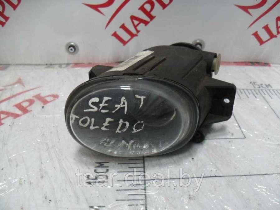 Фара противотуманная левая передняя Seat Toledo 2 (1M0941699A, 1M0941701A) - фото 1 - id-p146165637