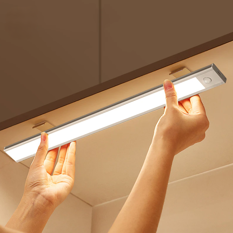 Беспроводная лампа с датчиком движения USB Led Cabinet Sensor Light 20 см