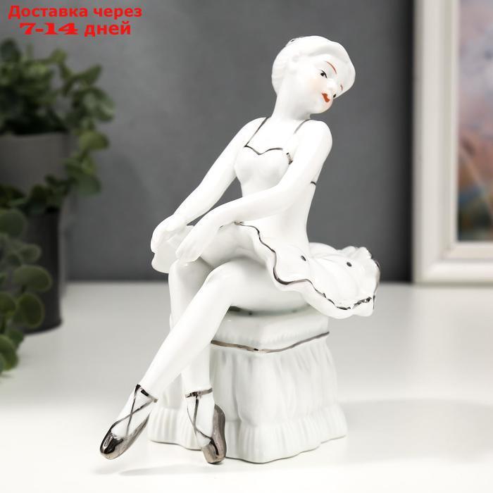 Сувенир керамика "Балерина на пуфике" белый с серебром 18х10х15,5 см - фото 2 - id-p209289188