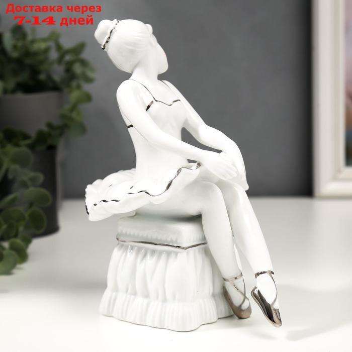 Сувенир керамика "Балерина на пуфике" белый с серебром 18х10х15,5 см - фото 3 - id-p209289188