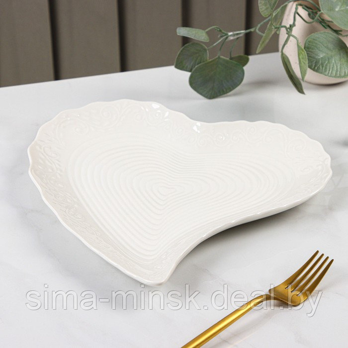 Блюдо керамическое сервировочное «Сердце», 30×28×3 см, цвет белый - фото 2 - id-p210192388