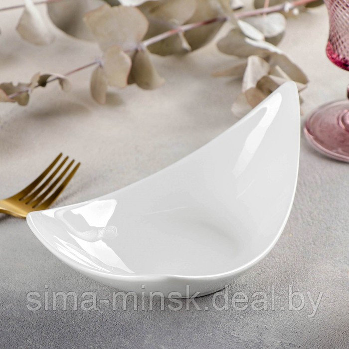 Блюдо фарфоровое овальное Wilmax, 19,5×11 см, цвет белый - фото 1 - id-p210192441