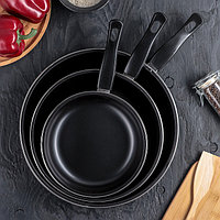 Набор сковород «Жаклин», 3 предмета: 20/25/30×4 см, антипригарное покрытие, цвет чёрный