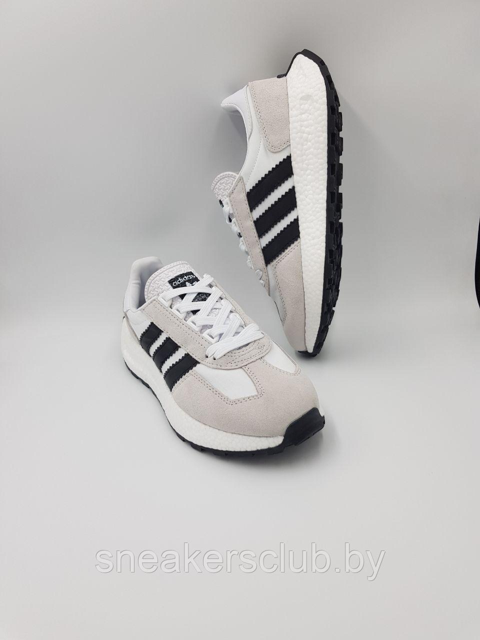 Кроссовки женские Adidas Retropy E5 повседневные/ демисезонные/бело-черные - фото 1 - id-p210223265