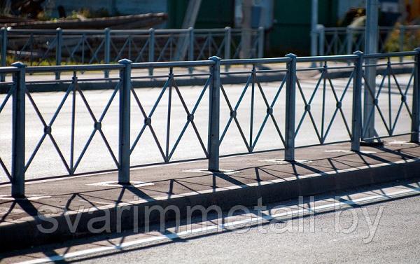 Уличные ограждения из металла