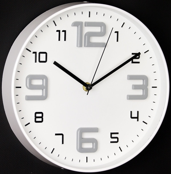 Модные бесшумные настенные часы с большими цифрами - фото 1 - id-p210333838