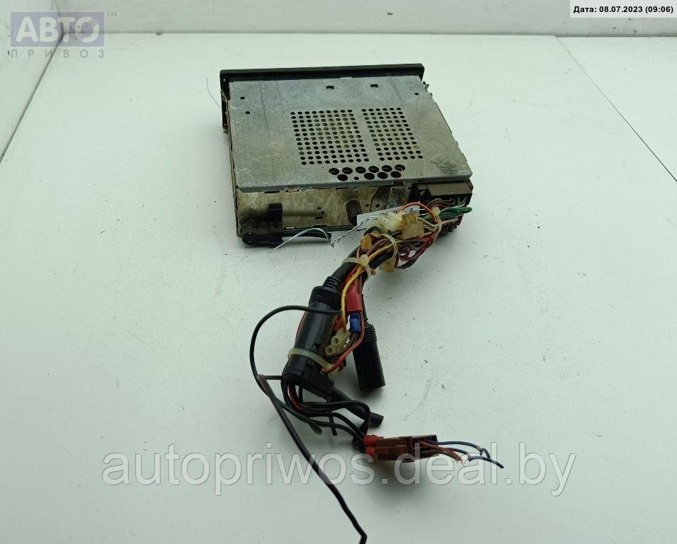 Аудиомагнитола Audi 100 C4 (1991-1994) - фото 2 - id-p210307075