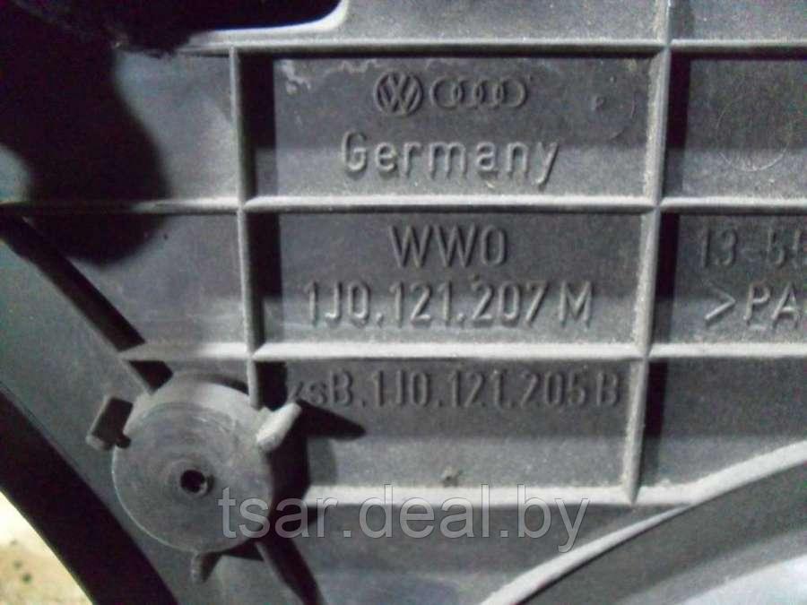 Диффузор (кожух) вентилятора Volkswagen Golf 4 (1J0121207M) - фото 3 - id-p155055524