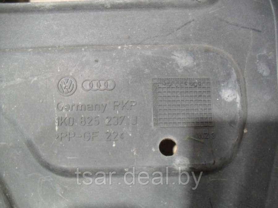 Защита (пыльник) двигателя Volkswagen Golf 5 (1K0825237J) - фото 2 - id-p137725817