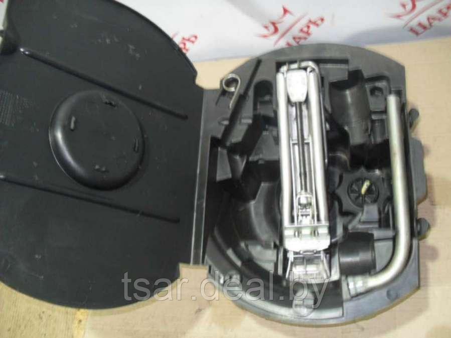 Ящик для инструментов (набор инструментов) Volkswagen Polo 4 (6Q0012115F) - фото 2 - id-p138005599