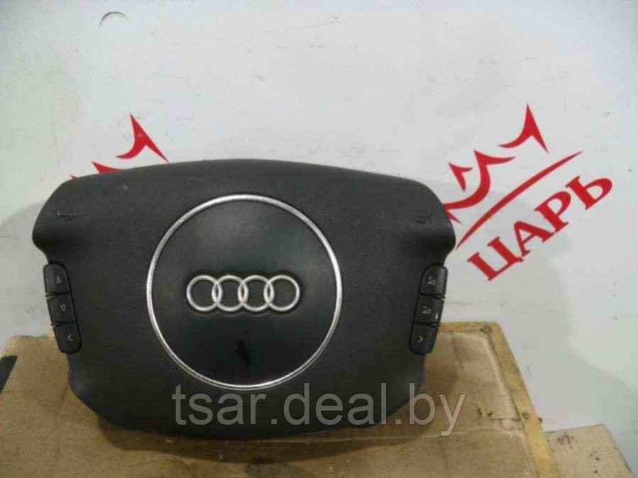 Подушка безопасности водителя Audi A4 B6 (S4,RS4) (8E0880201M) - фото 1 - id-p186619780