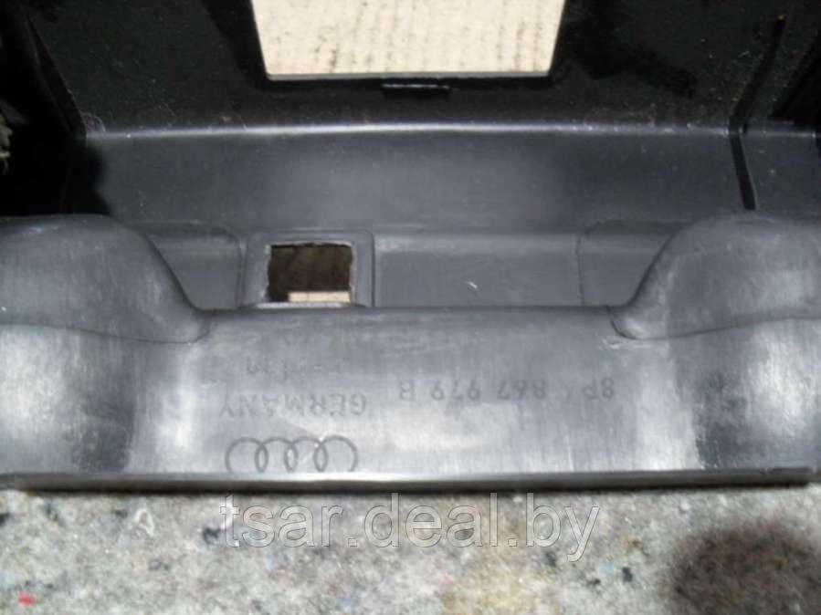 Обшивка крышки багажника Audi A3 8P (8P4867979B) - фото 3 - id-p138381249
