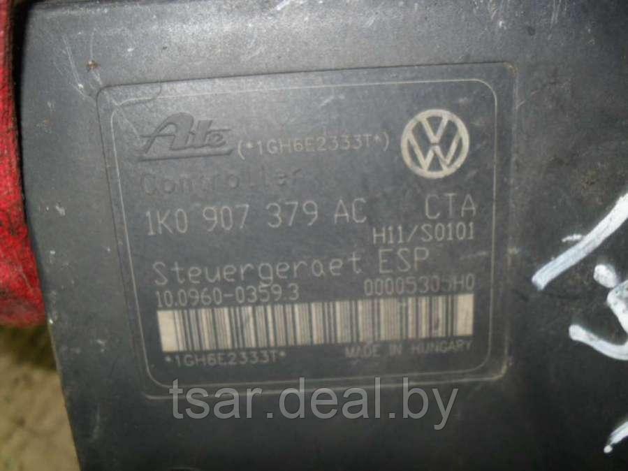 Блок АБС (ABS) Volkswagen Golf 5 (1K0614517AF, 1K0907379AC) - фото 4 - id-p137724571