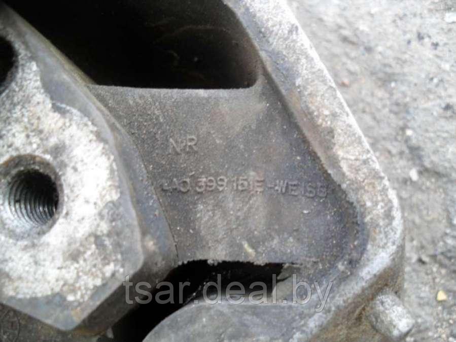 Подушка крепления кпп Audi A6 C4 (S6,RS6) (4A0399151E) - фото 2 - id-p143215084