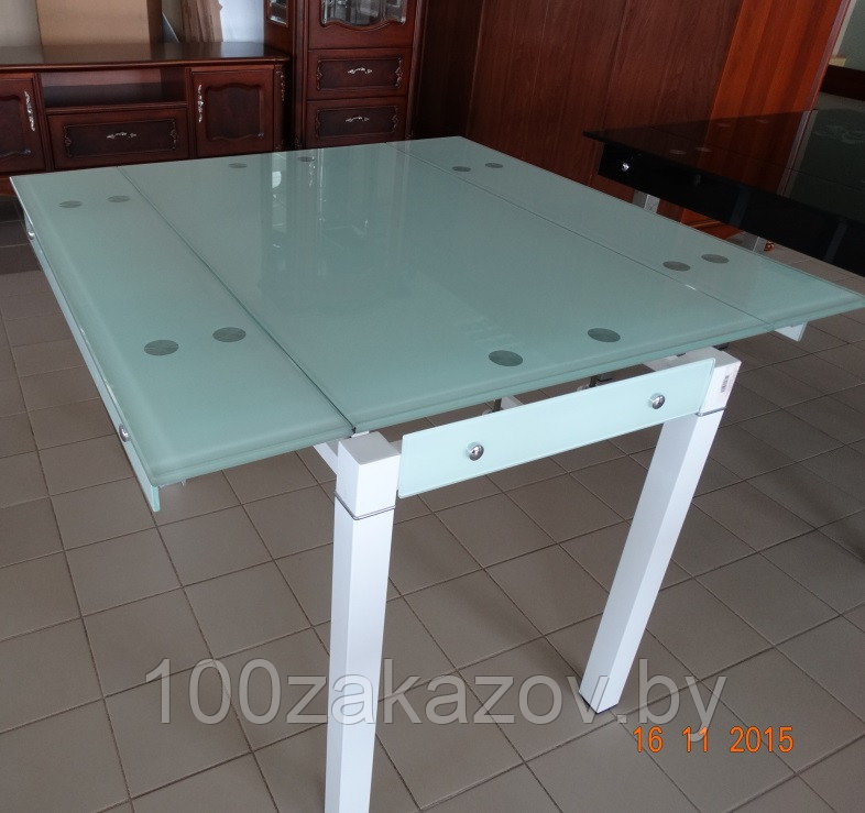 Стол кухонный раздвижной B-07 салатовый. Обеденный стол трансформер стеклянный 100*60