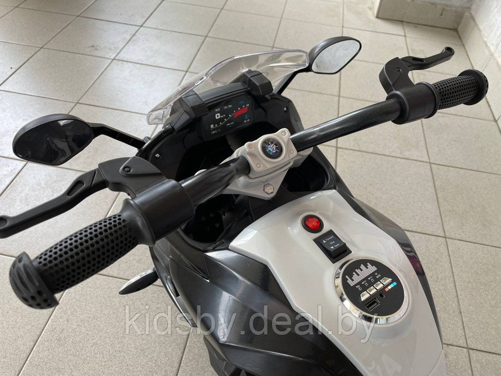 Детский электротрицикл RiverToys Z333ZZ (черный) - фото 3 - id-p210937745
