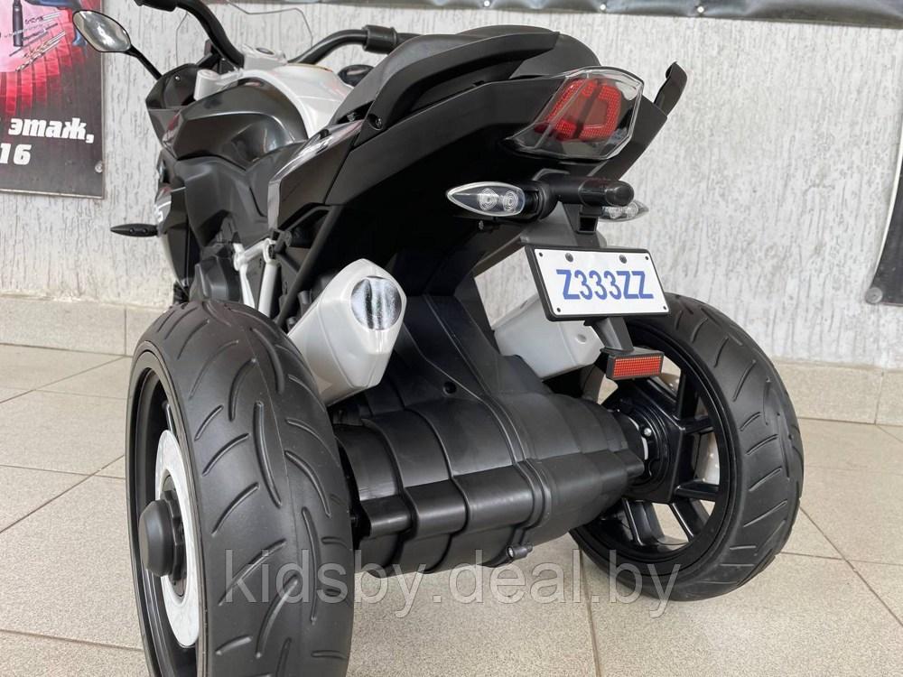 Детский электротрицикл RiverToys Z333ZZ (черный) - фото 4 - id-p210937745