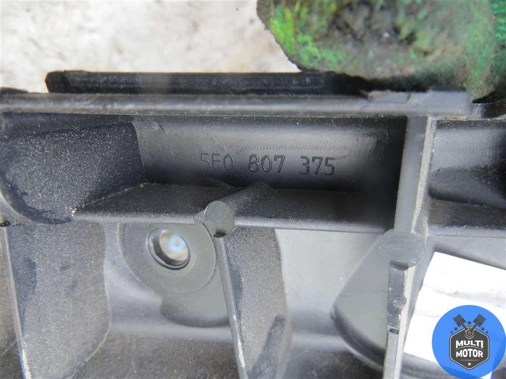 Крепление бампера SEAT Leon 3 (2012-2023) 1.5 TFSI DAD 2018 г. - фото 4 - id-p210938865