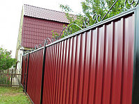 Забор из профлиста (профнастила), красный/вишня