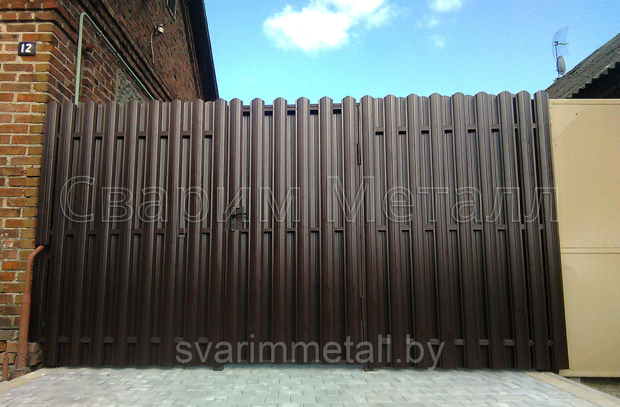 Забор из евроштакетника (металлоштакетник), коричневый/шоколад - фото 1 - id-p211169786
