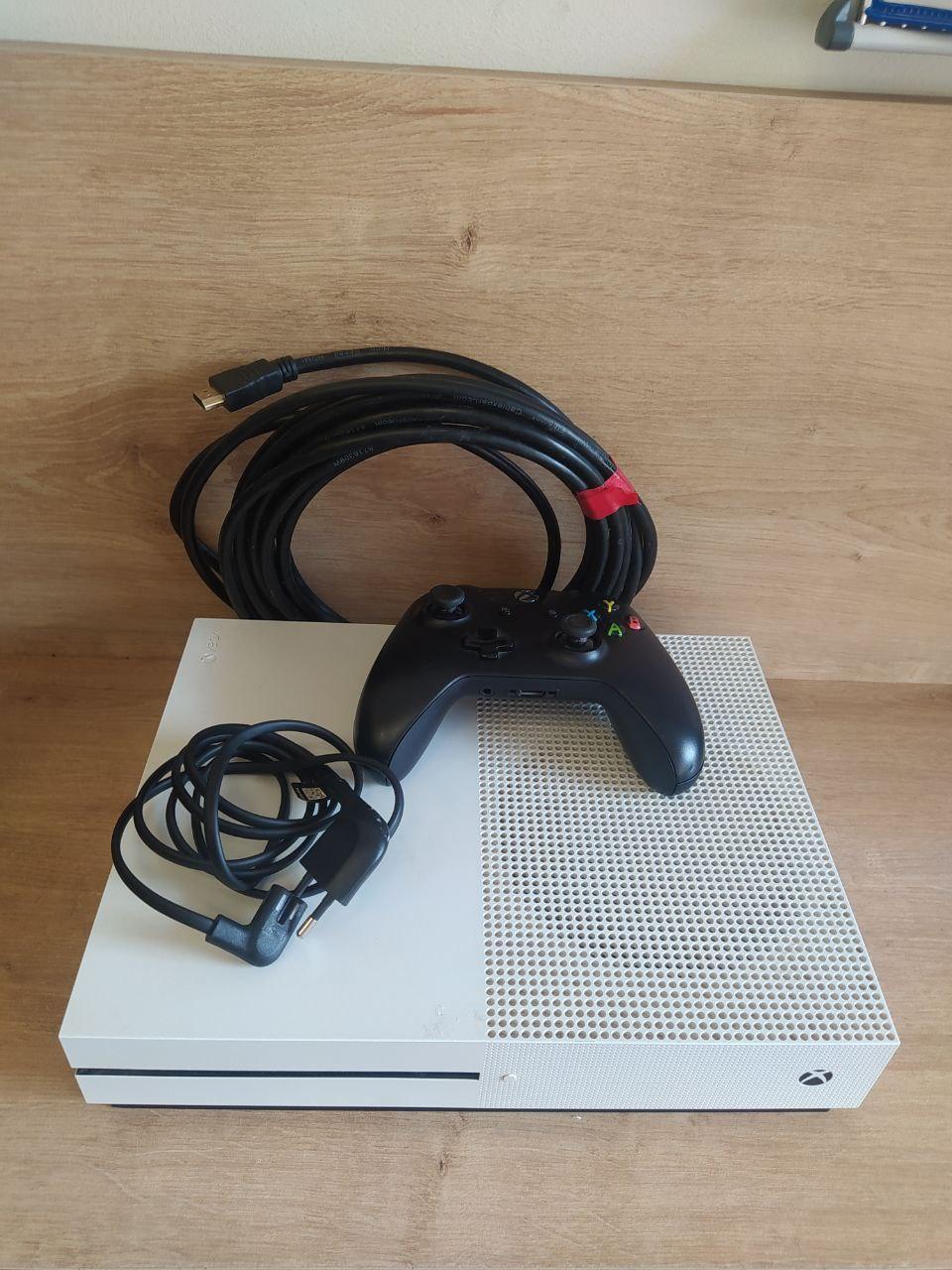 Игровая приставка Microsoft Xbox One S 500GB (а.45-036618) - фото 1 - id-p211170025