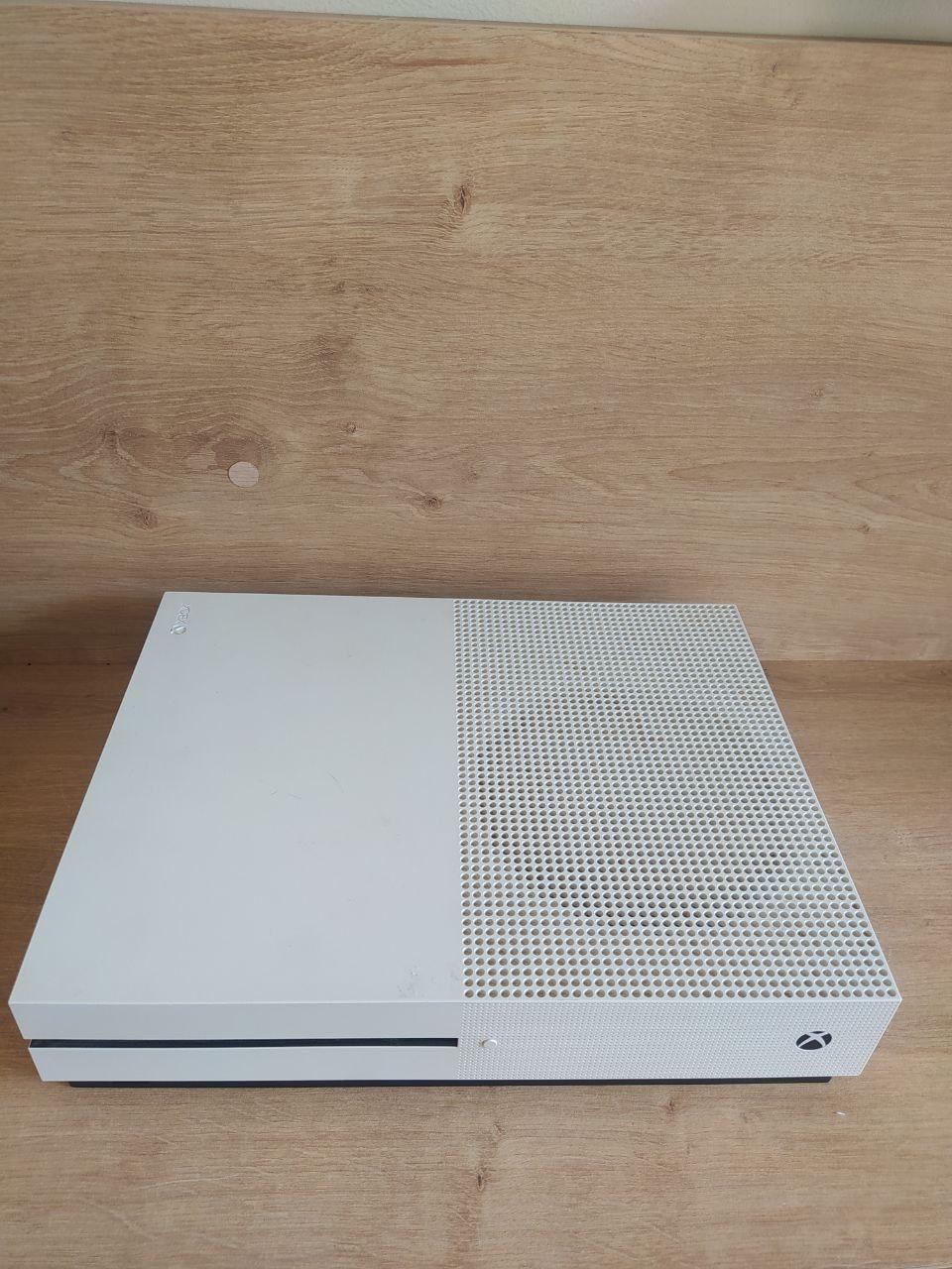 Игровая приставка Microsoft Xbox One S 500GB (а.45-036618) - фото 5 - id-p211170025