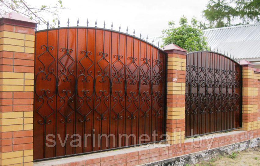 Забор сварной, с элементами ковки (с ковкой), с поликарбонатом, бронза