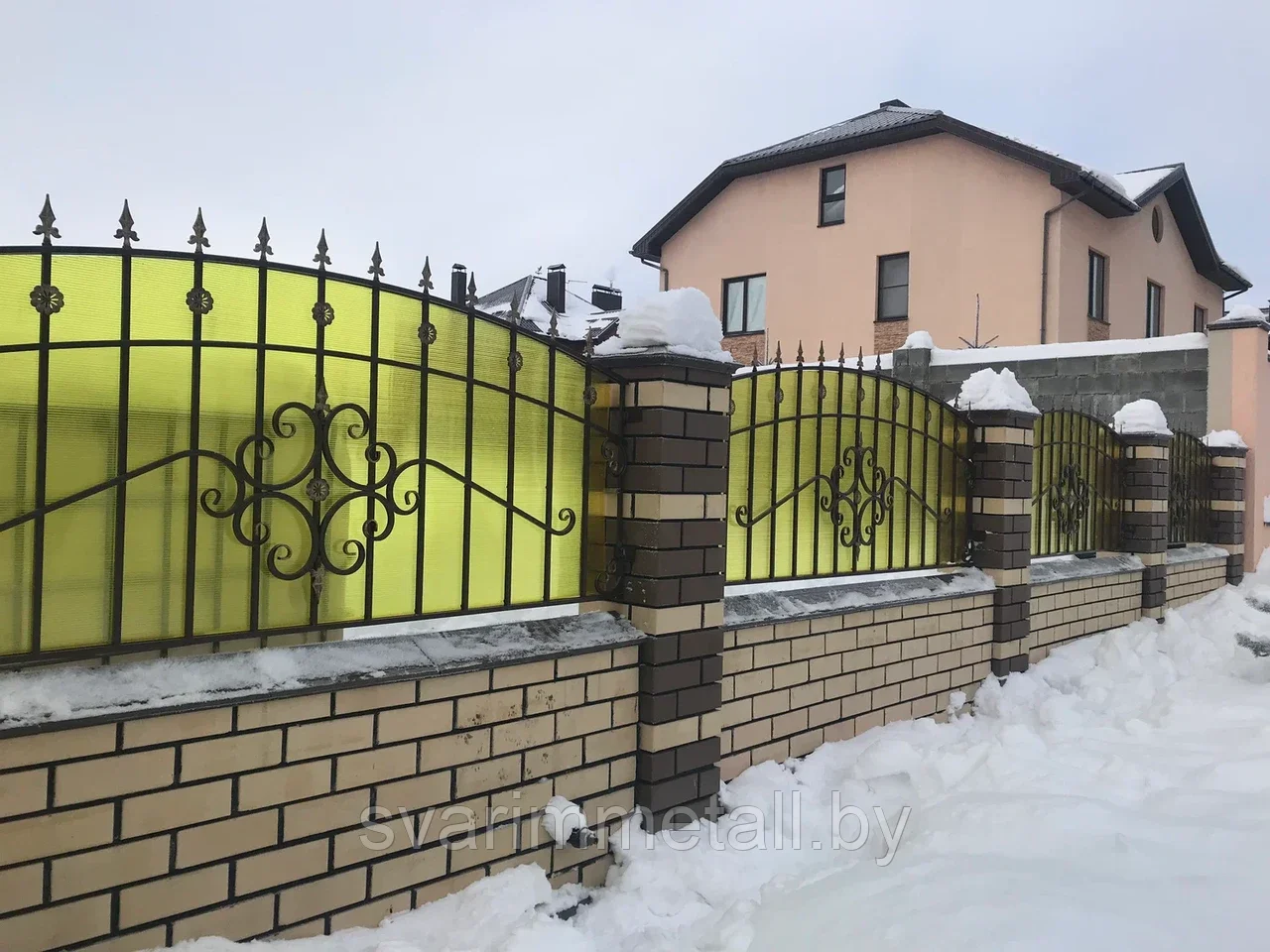Забор сварной, с элементами ковки (с ковкой), с поликарбонатом, желтый - фото 1 - id-p211193701