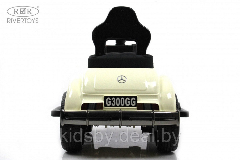 Детский толокар RiverToys Mercedes-AMG 300S G300GG-D (белый) с дистанционным управлением - фото 4 - id-p211197136