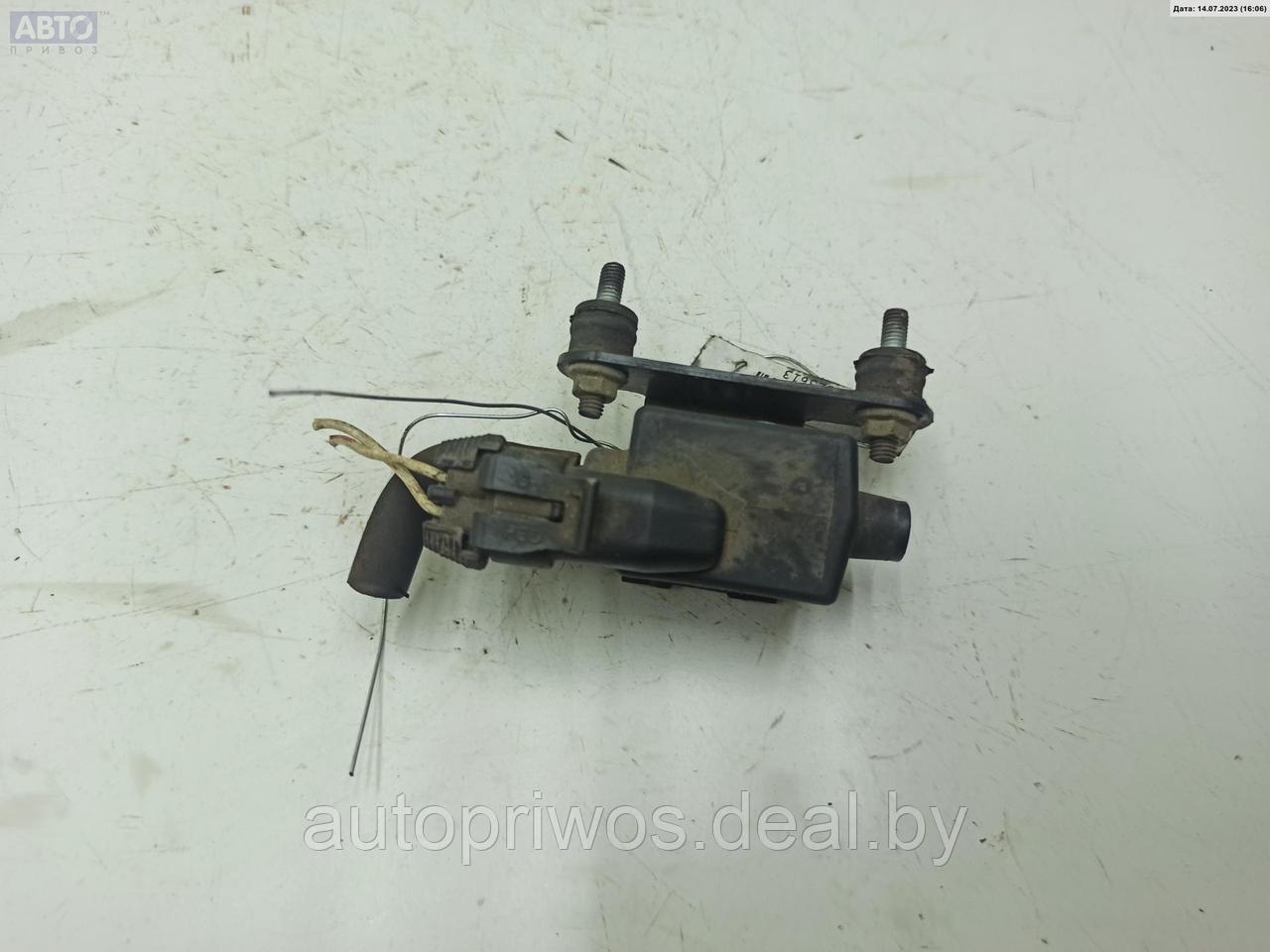Клапан вентиляции топливного бака Renault Laguna 1 (1993-2000) - фото 1 - id-p211199475