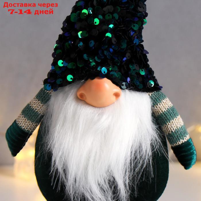 Кукла интерьерная "Дед Мороз в зелёном колпаке с пайетками" 33х9х14 см - фото 5 - id-p211175626